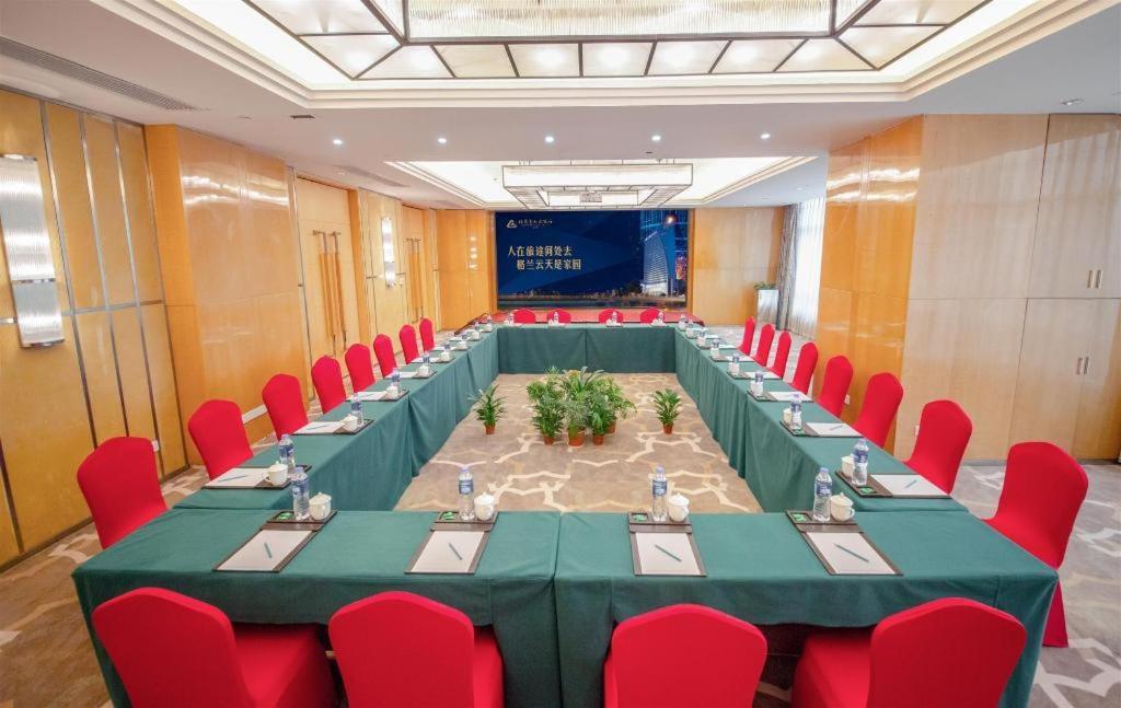 Yueyang Grand Skylight Hotel Екстериор снимка